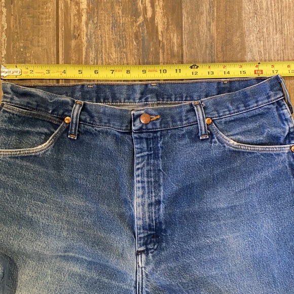 Vintage High Rise Wrangler Jeans - Picture 7 of 8